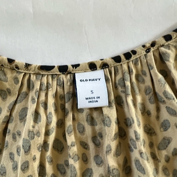 NWT Old Navy Cheetah Print Top - Small - Picture 2 of 6
